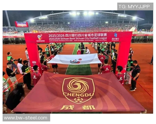 城市联赛特别报道：成都羽毛球队拼搏历程与荣耀瞬间的真实记录