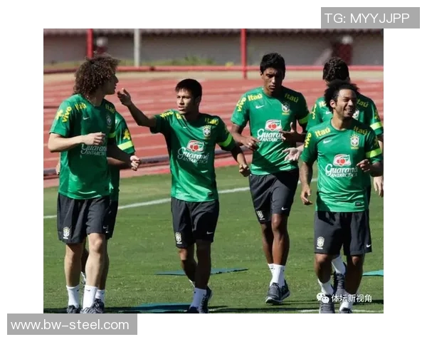 杭州足球队在欧锦赛中的团队协作表现分析与点评 杭州足球队在欧锦赛中的团队协作表现分析与点评