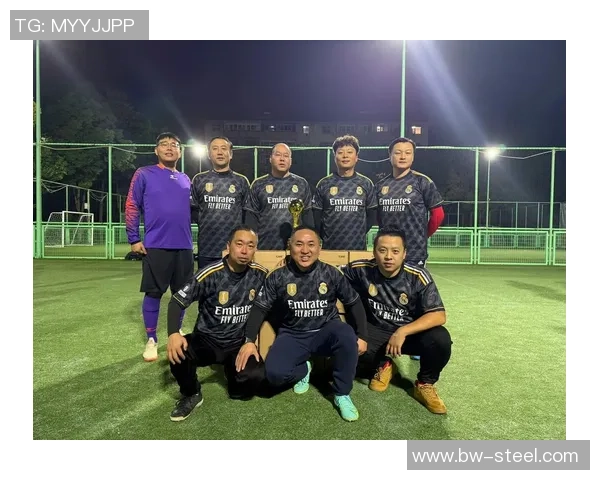 足球明星签名艺术全解析让你领略球场巨星的独特魅力与风采 足球明星签名艺术全解析让你领略球场巨星的独特魅力与风采